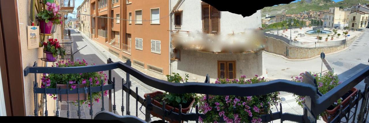 Fontana Di Li Rosi Apartment Campofranco ภายนอก รูปภาพ